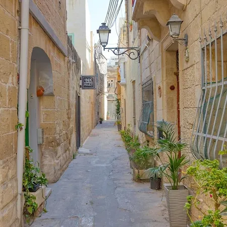 Jade - Stylish Hideaway Zabbar