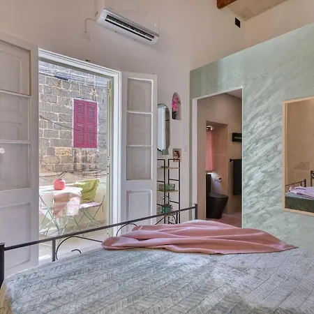 Jade - Stylish Hideaway * Zabbar