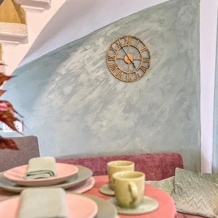 Jade - Stylish Hideaway