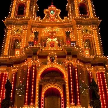 Jade - Stylish Hideaway