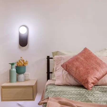 Jade - Stylish Hideaway *