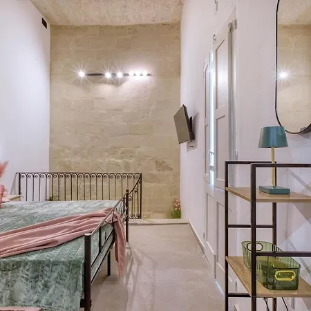 Jade - Stylish Hideaway