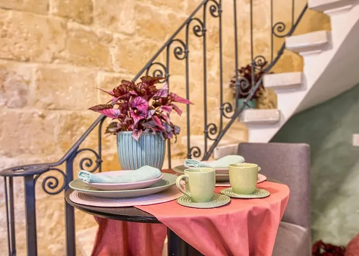 Jade - Stylish Hideaway *