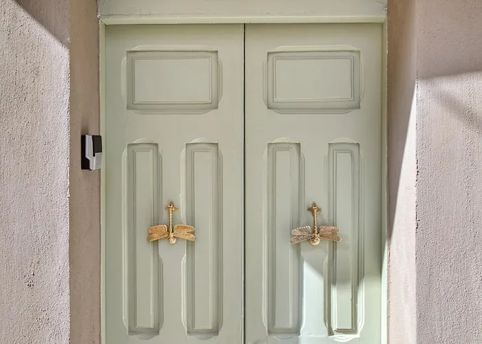 Jade - Stylish Hideaway