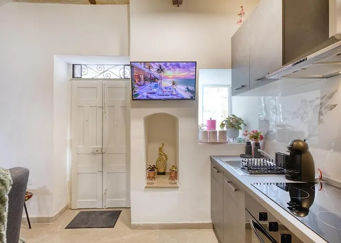 Jade - Stylish Hideaway * Żabbar