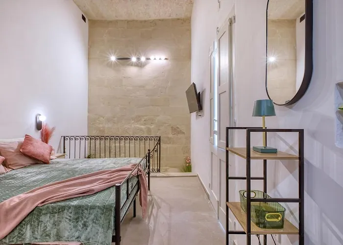 Jade - Stylish Hideaway